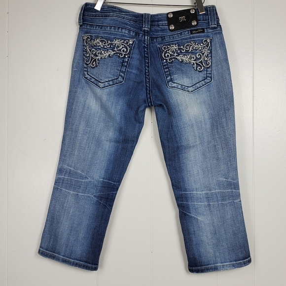 Miss Me embroidered studded rhinestone cropped jeans JE34GC4 size 28 - Picture 4 of 14